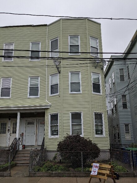 Building Photo - 21 Rossmore St