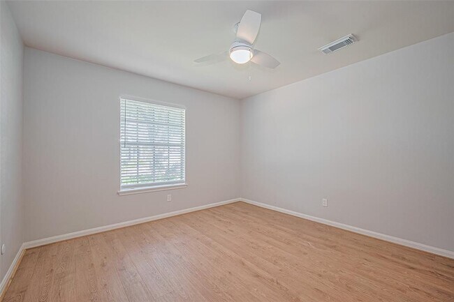 Building Photo - 2530 Bandelier Dr