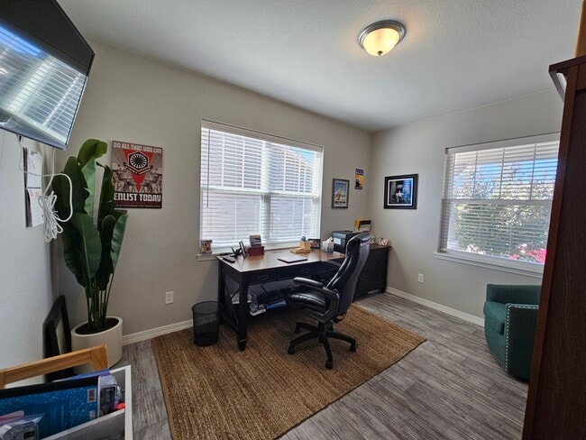 Building Photo - Beautiful 5-bedroom, 5-bathroom home in the desirable Banning Lewis Ranch community!