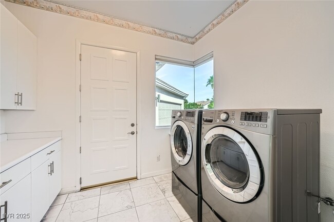 Building Photo - 7901 O'Bannon Dr