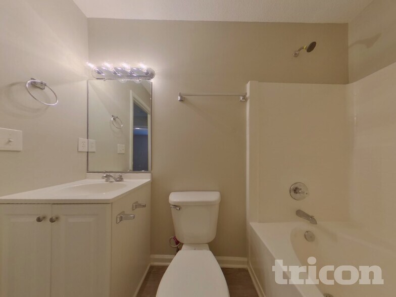 Building Photo - 416 Dahoon Dr