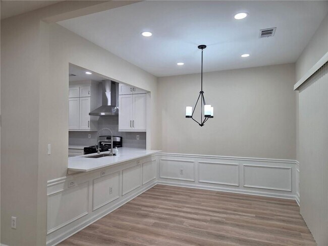 Building Photo - 2424 Elkhorn Ter