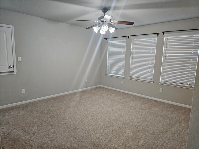 Building Photo - 24258 Via Vitani Dr