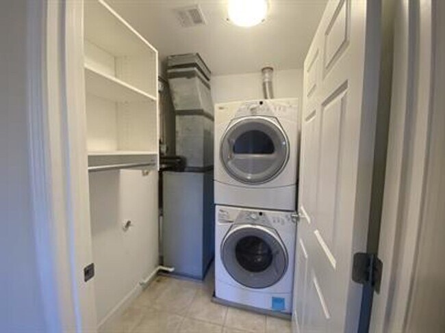 Building Photo - One Bedroom Condo Colchester Vt