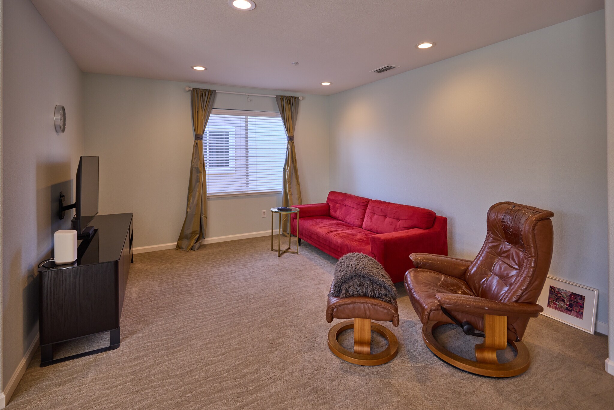 Upstairs Family Room 1 - 10 Summerbrooke Cir