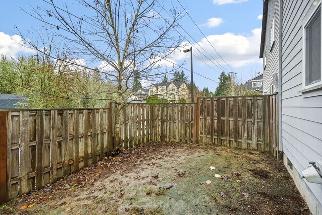 Building Photo - 17309 SW Benji Ct