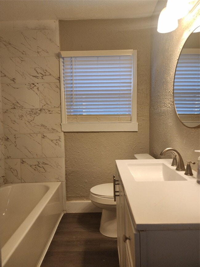 Building Photo - 4526 Kingsbury St