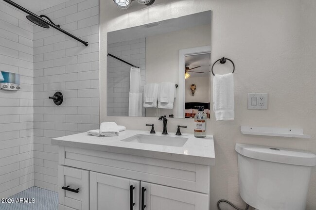 Building Photo - 1207 W 15th St