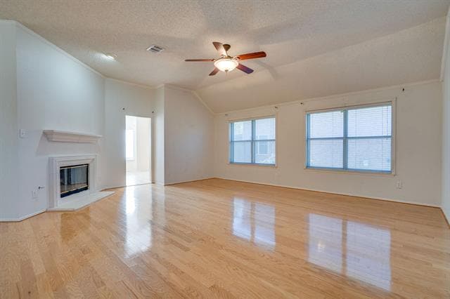 Building Photo - 2701 Chatsworth Dr