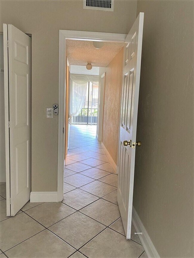 Building Photo - 2500 Coral Springs Dr