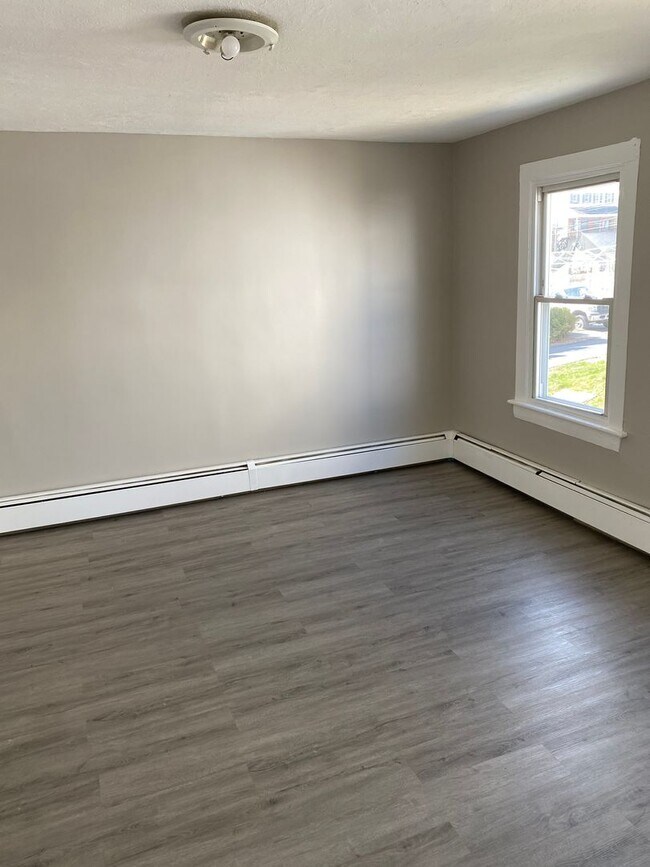 Building Photo - 418-420 St Frances Cabrini