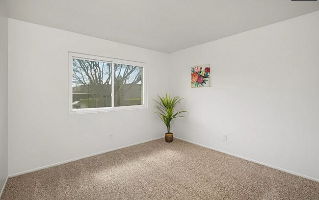 Building Photo - *** BEST KEPT SECRET IN SANTEE **NEW FLOOR...