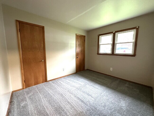 Building Photo - Two Bedroom Apartment in Westminster
