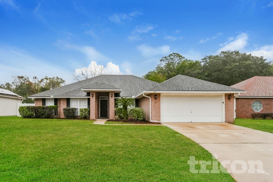 Primary Photo - 1267 Summit Oaks Dr E