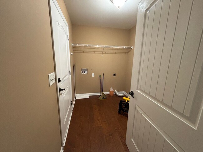 Building Photo - 155 Raspberry Dr