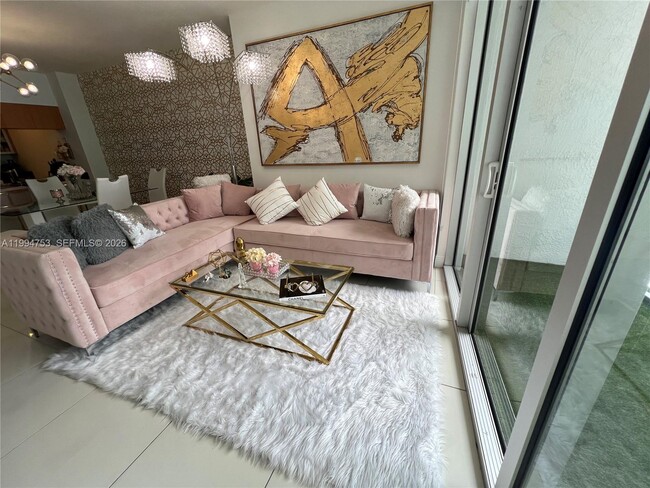 Building Photo - 1750 N Bayshore Dr