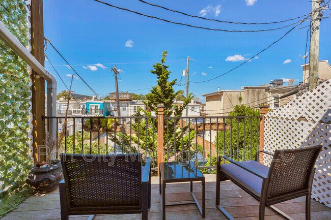 Building Photo - 1702 Patapsco St