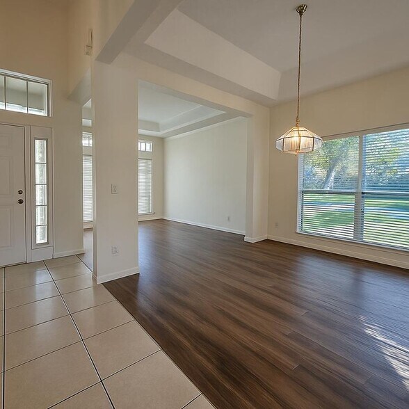 Building Photo - 1397 Holly Glen Run