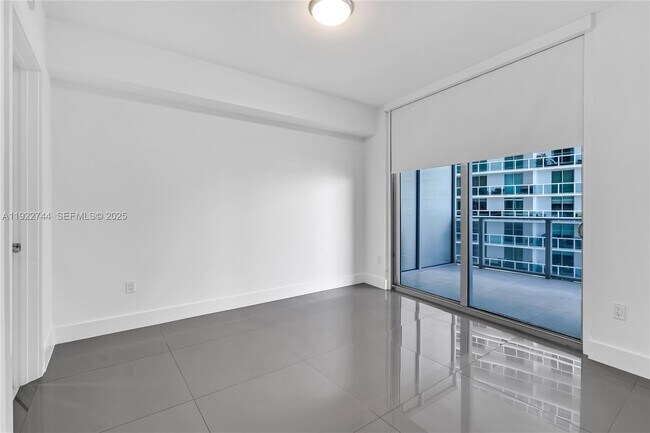 Building Photo - 488 NE 18th St