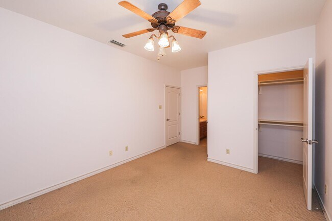 Building Photo - 342 St Julien Dr