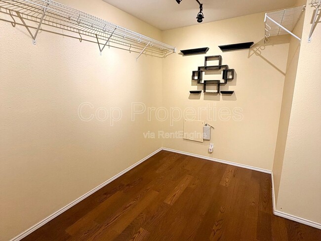 Building Photo - 25526 Gold Yarrow