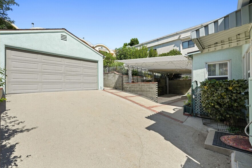 Building Photo - 11861 Laurelwood Dr