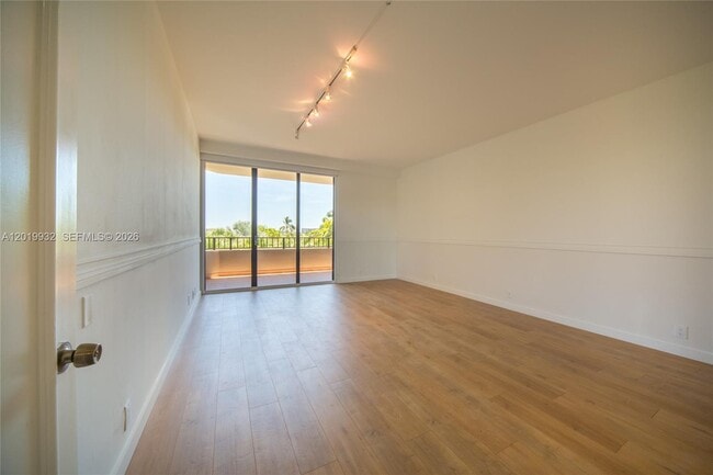 Building Photo - 151 Crandon Blvd