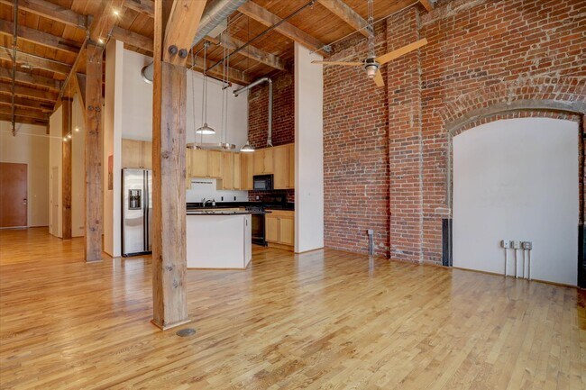 Building Photo - 2960 Inca St