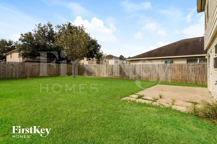 Building Photo - 18215 Barkers Crest Dr