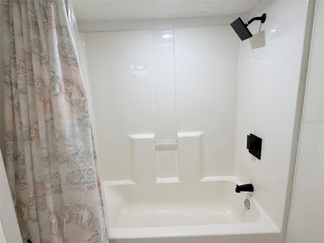 Building Photo - 707 40th St W