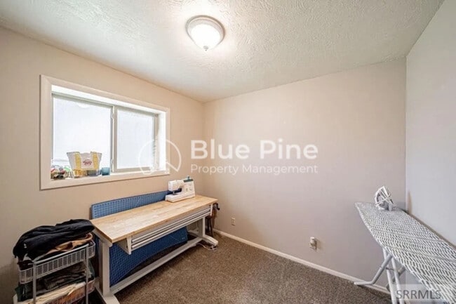 Building Photo - 648 Buckboard Ln
