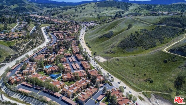 Building Photo - 5922 Las Virgenes Creek