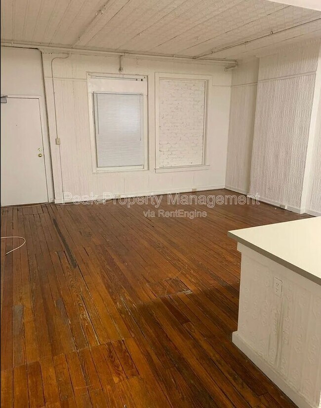 Building Photo - 308 W Broad St