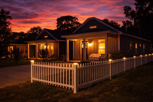 Building Photo - Charming Home in Desirable Pensacola Location