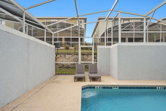 Building Photo - 1074 Splash Shot Pl