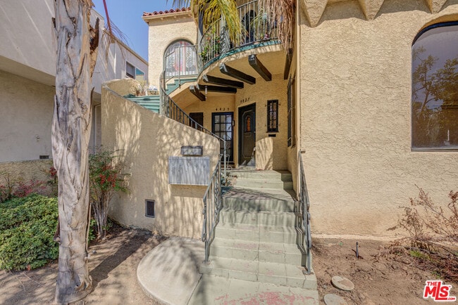 Building Photo - 4427 Finley Ave