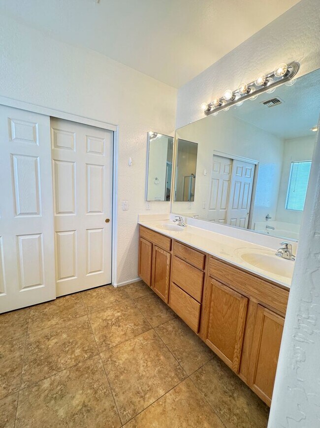 Building Photo - Queen Creek 4 bed 2.5 bath For rent