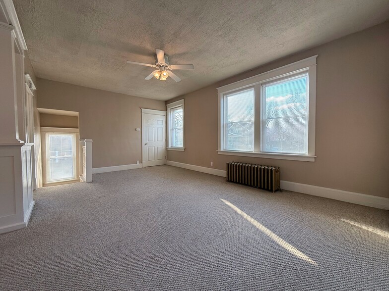 Building Photo - 1324 McCausland Ave