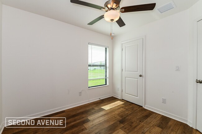 Building Photo - 1710 NW 18th St