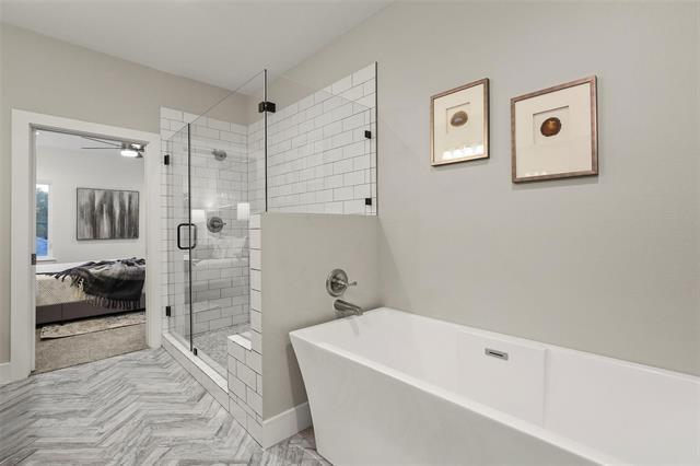 Building Photo - 933 W Eighth St