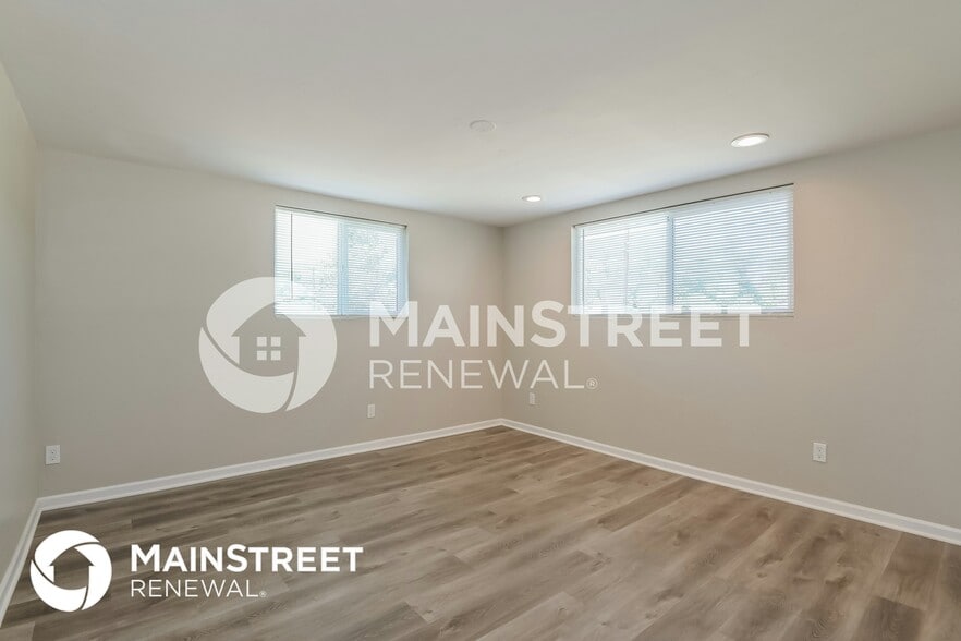 Building Photo - 6131 E 25th St