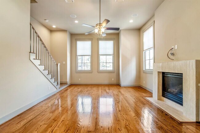 living room - 1316 Hadley St