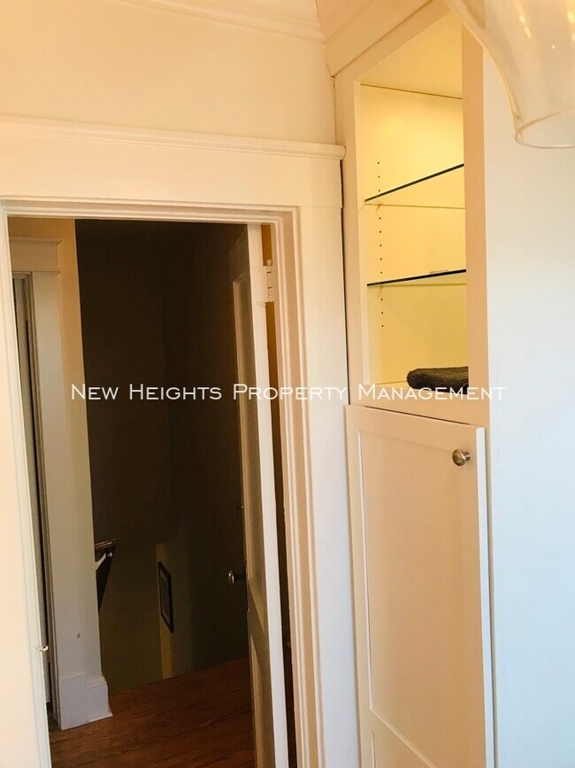 Building Photo - 301 Broad St