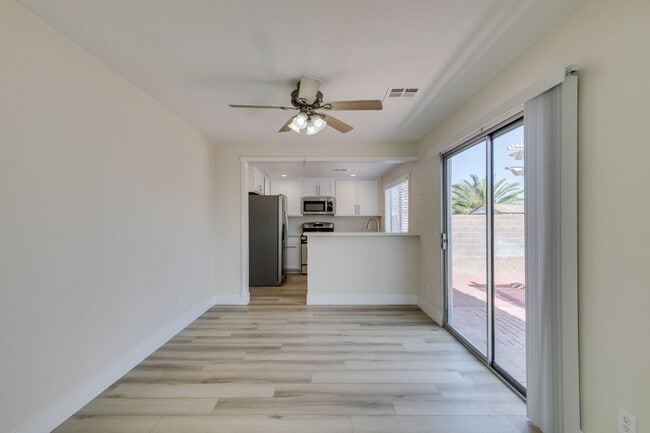 Building Photo - WHITNEY RANCH FRESHLY UPDATED 4 BEDROOM HOME WITH LARGE BACKYARD