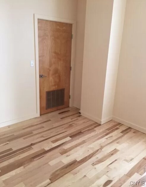 Building Photo - 517 Riverside Dr