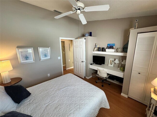 Building Photo - 517 Woodstork Cir