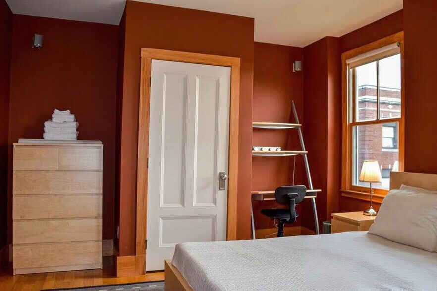 Building Photo - 230 Boston St