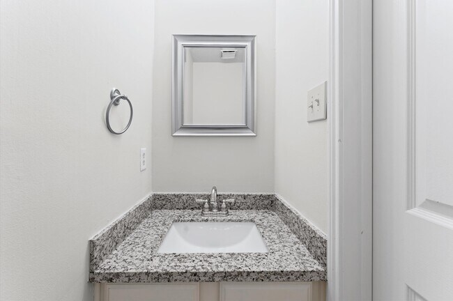 Building Photo - 3202 Kempwood Dr