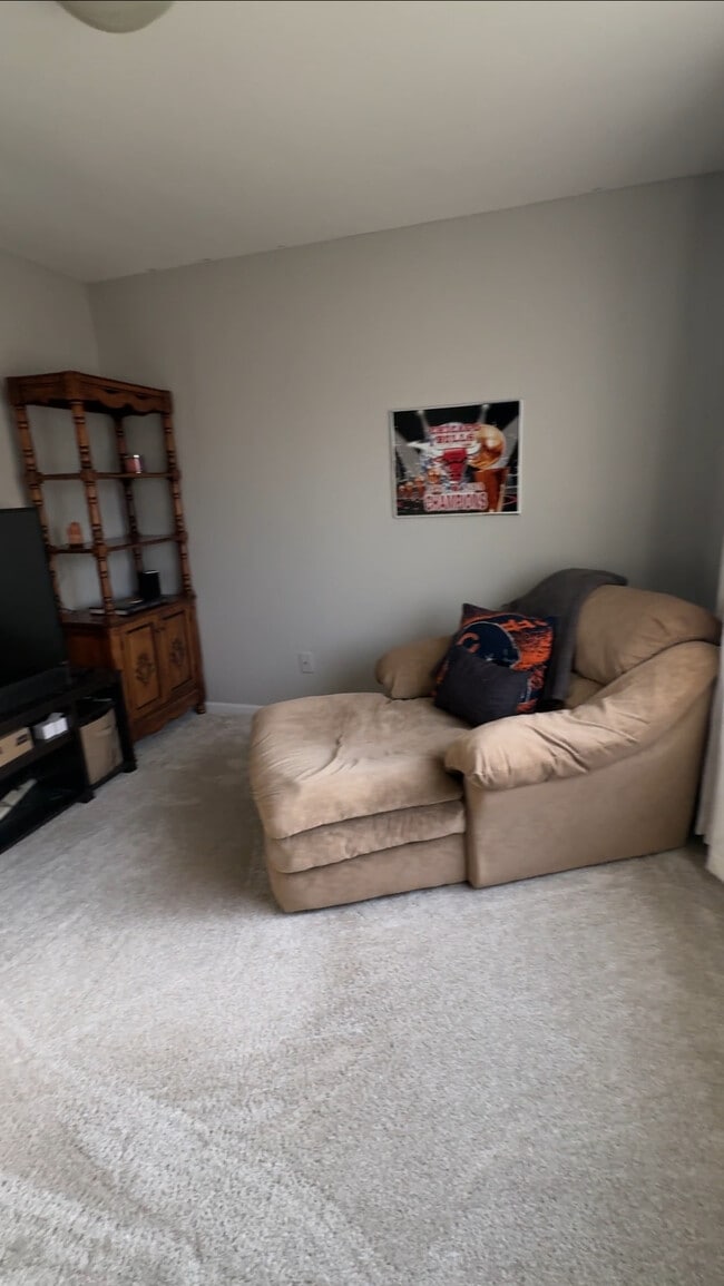 Building Photo - 906 Thornwood Dr