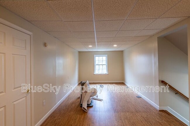 Building Photo - 158 Burnet St